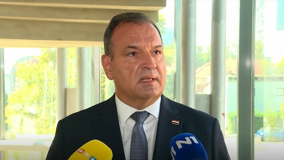 Vili Beroš, ministar zdravstva