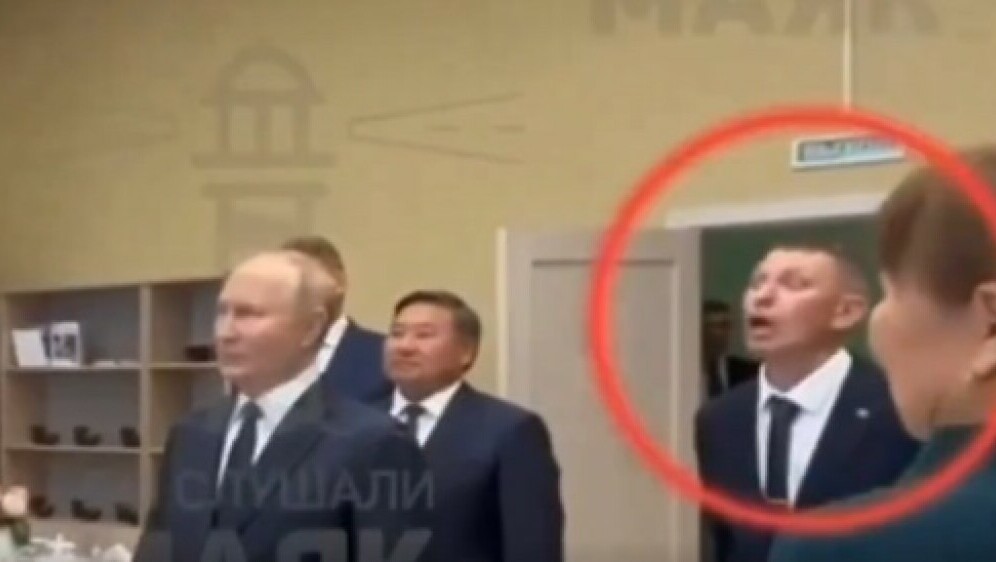 Putin u posjetu školi