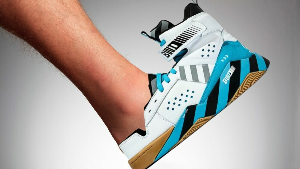 Noga i neobične tenisice MSCHF BWD High