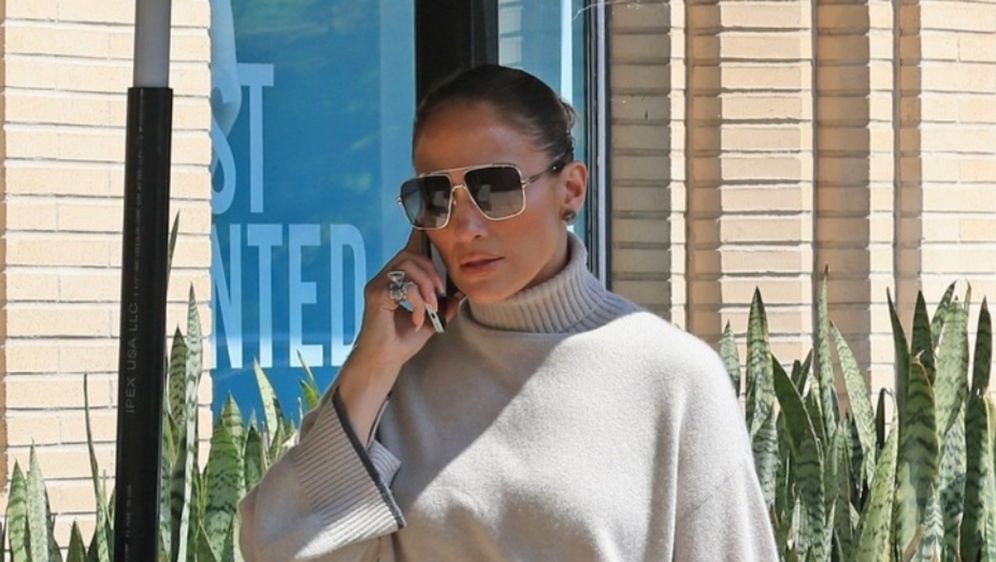 Jennifer Lopez u monokromatskom izdanju