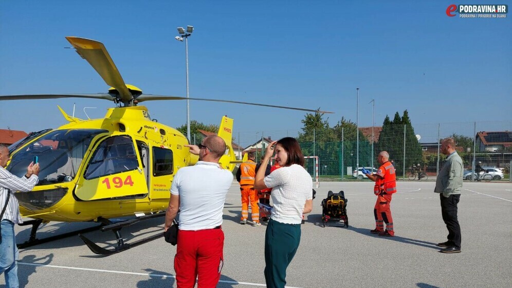 Helikopter je zbog pacijenta u kritičnom stanju sletio na školsko igralište u Koprivnici - 2