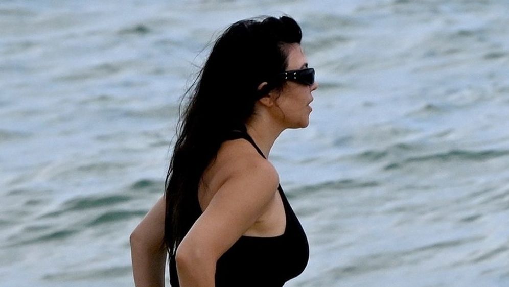 Kourtney Kardashian - 7