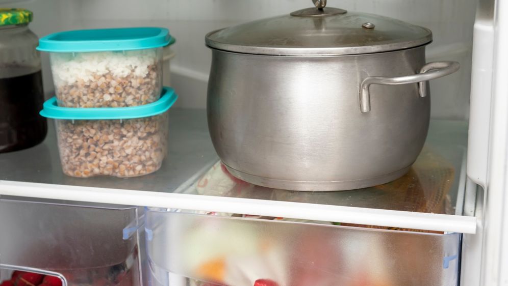 Ne preporučuje se staviti vrući lonac u hladnjak