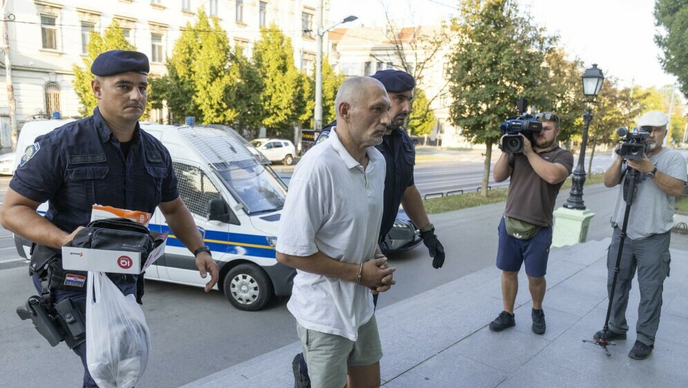 Privođenje osumnjičenog za ubojstvo supruge u mjestu Tenja - 3