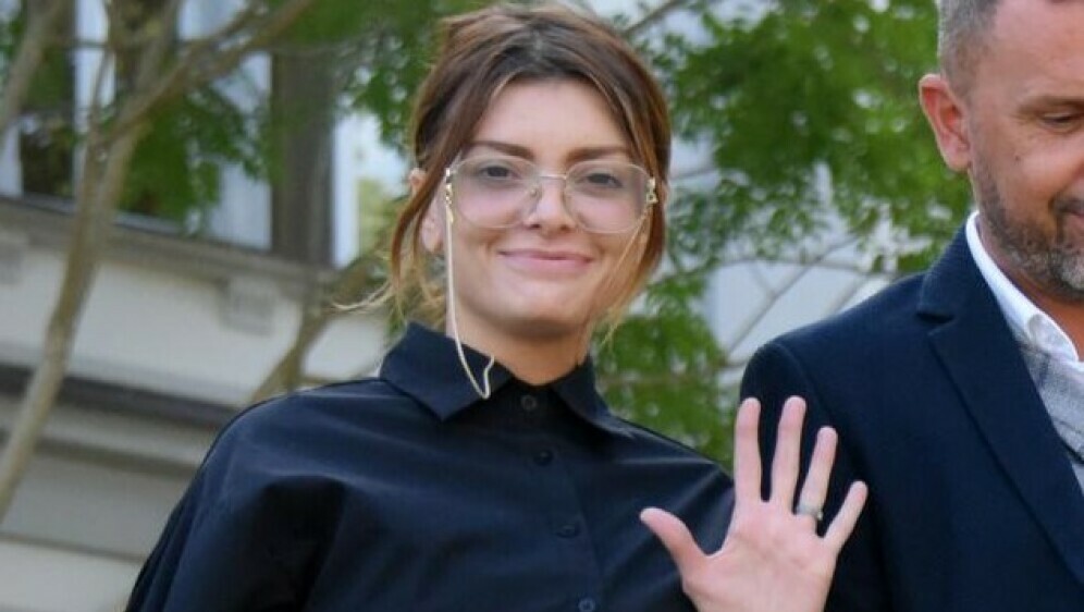 Ella Dvornik s odvjetnikom - 4