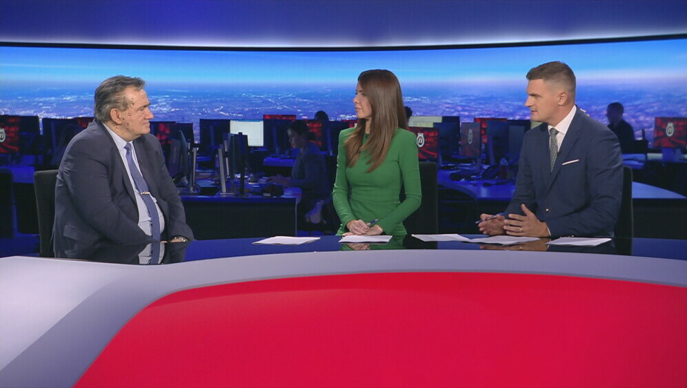 Ivica Mandić i voditelji Dnevnika Nove TV