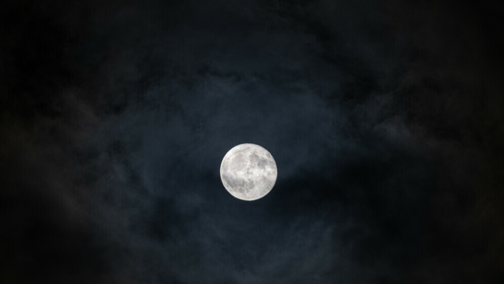 Kako se piše: svijetleći ili svjetleći