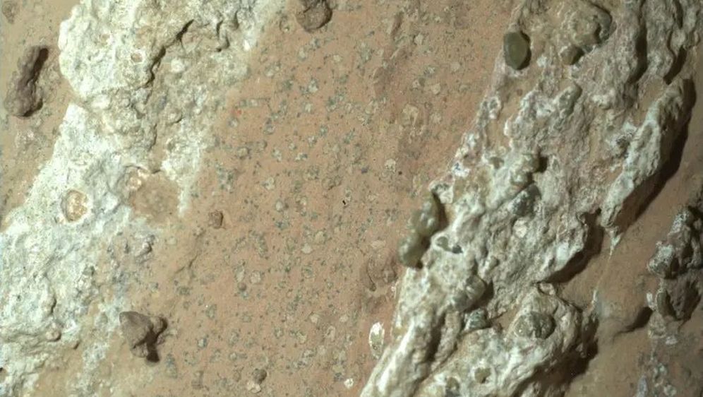 Cheyava Falls u dolini Neretva Vallis u krateru Jezero na Marsu