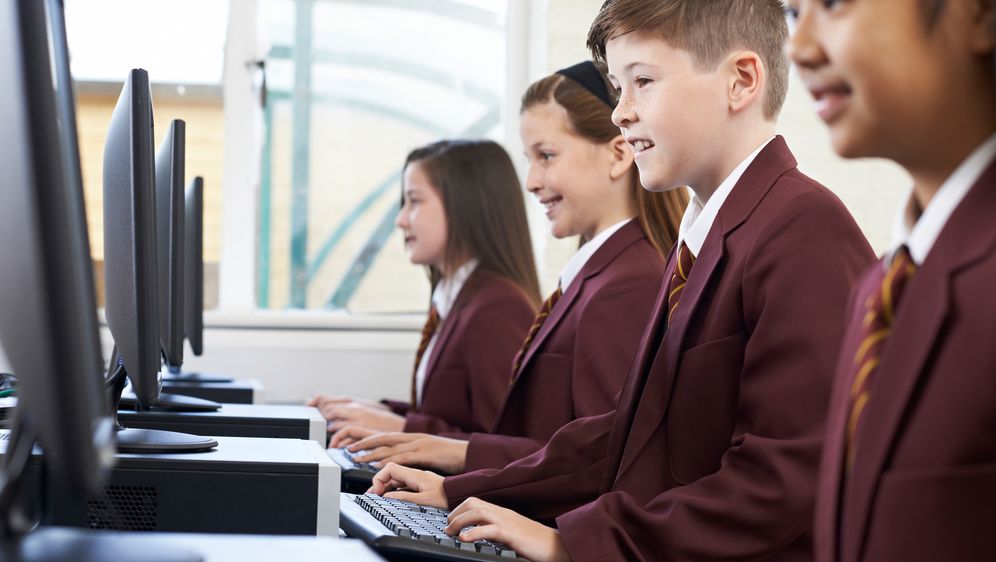 Djeca za računalima, ilustracija