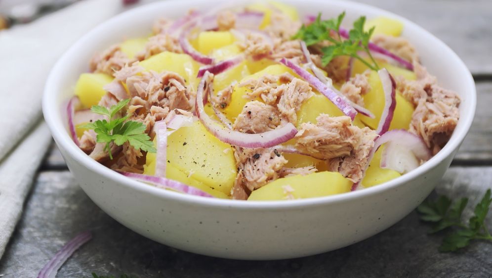 Krumpir salata s tunom