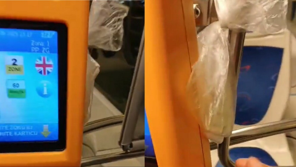 Vrećica zavezana za uređaj za naplatu u tramvaju