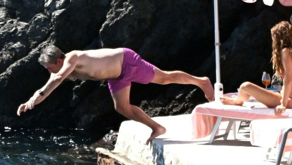 Jon Hamm, Anna Osceola