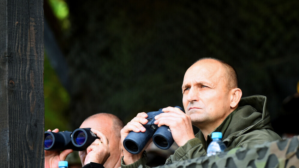 Ministar Anušić na vojnoj vježbi