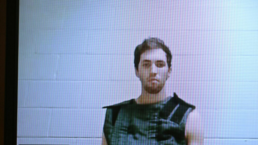 Tyler Robinson na čitanju optužnice