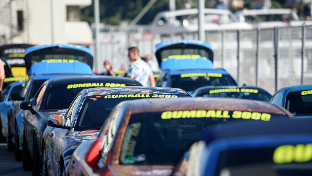 Sudionici utrke Gumball 3000, ilustracija