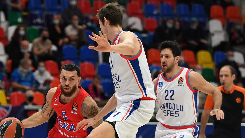 Mike James, Tibor Pleiss i Vasilije Micić