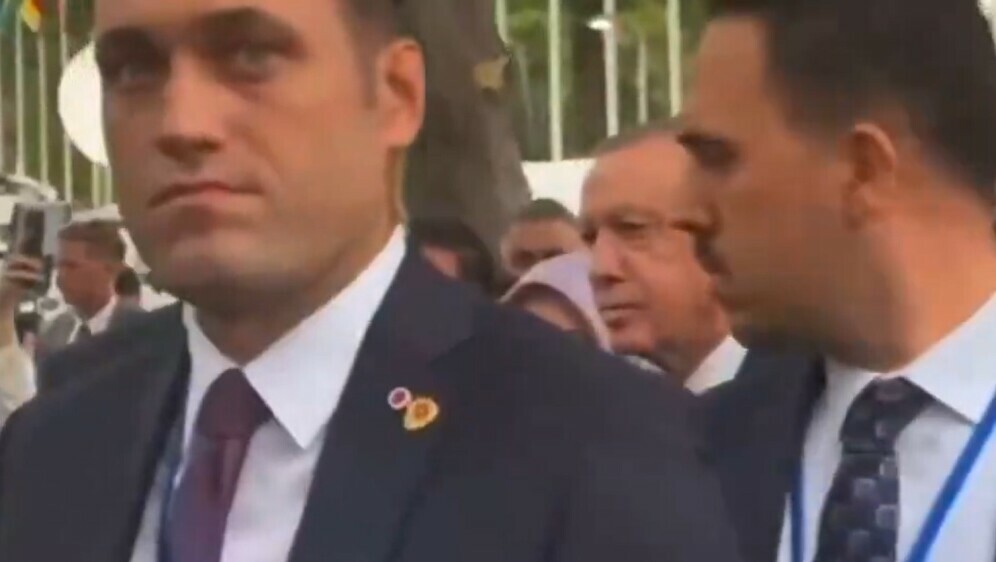 Turski predsjednik Erdogan blokiran na ulici