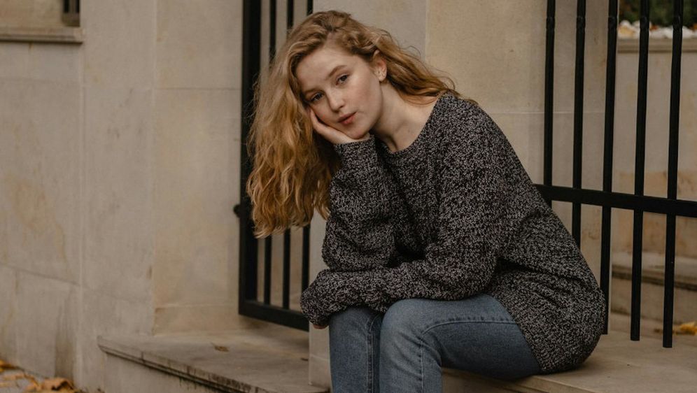 Zamišljena djevojka