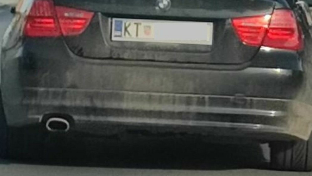 BMW iz Kutine i neobičan natpis