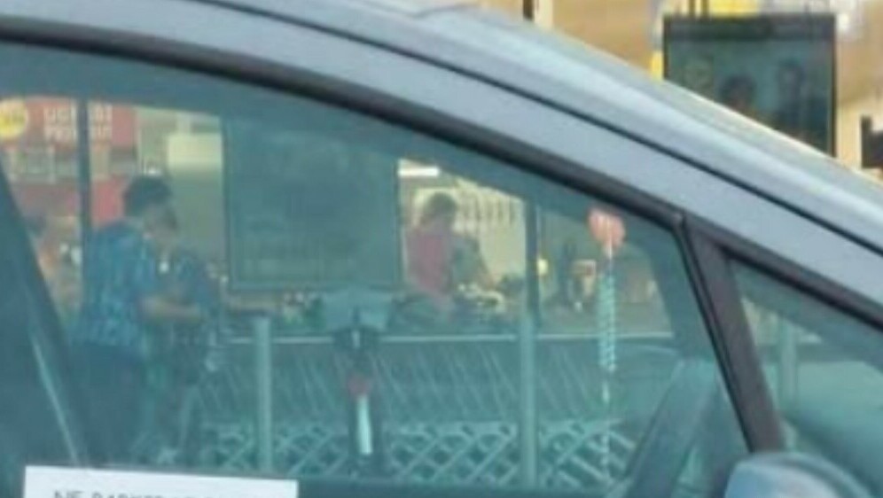 Naljepnica na automobilu u Vinkovcima