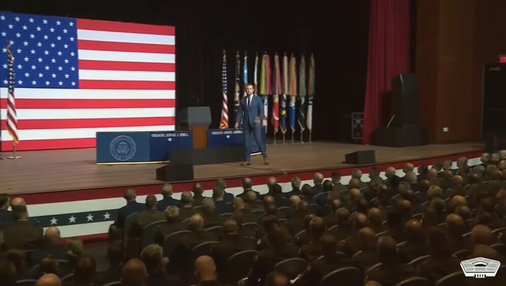 Pete Hegseth u Quanticu pred 800 generala, admirala i časnika